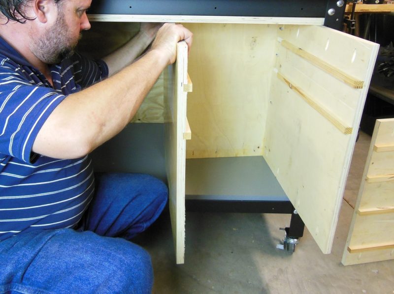 Inserting the right sub-assembly.