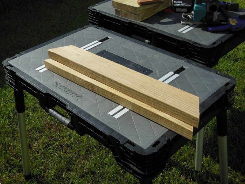 Outer table supports.