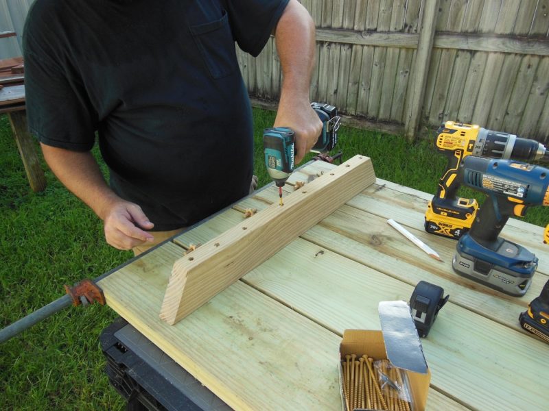 Attaching outer table supports.