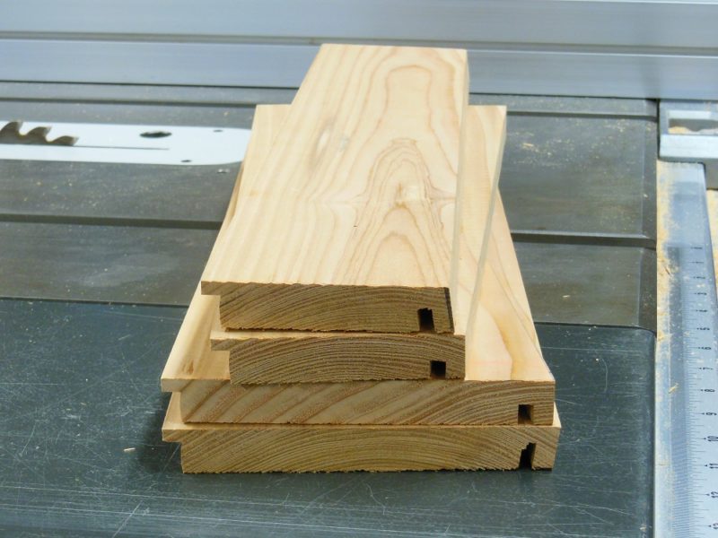 Four light table case pieces.