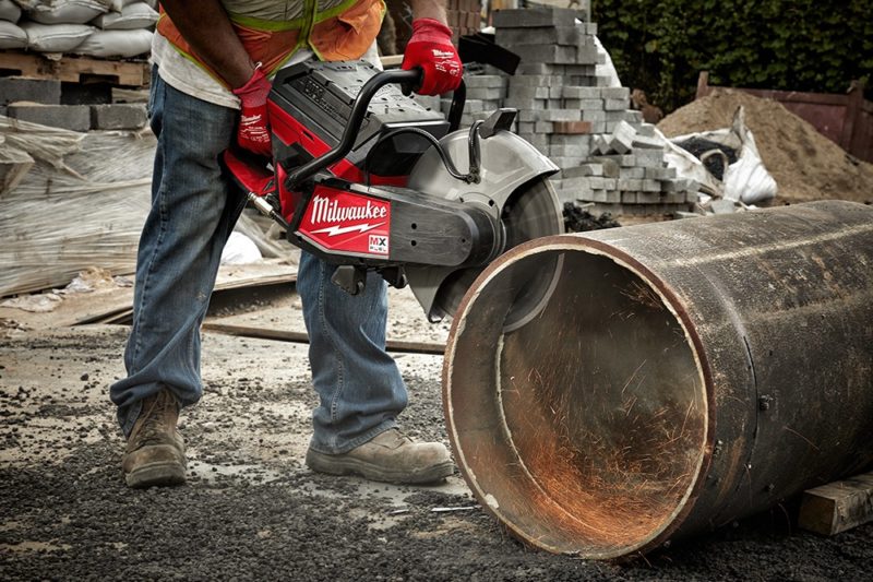 Milwaukee MX FUEL 14" Cut-Off Saw