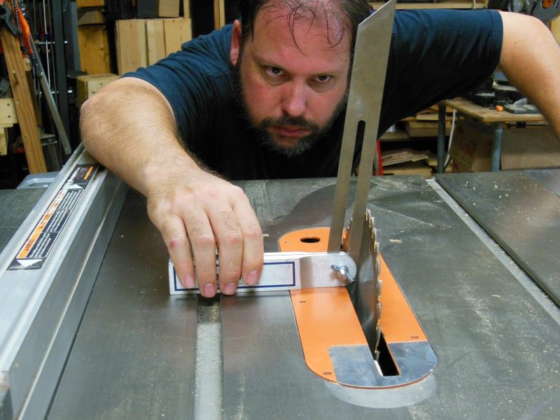 Setting the bevel angle.