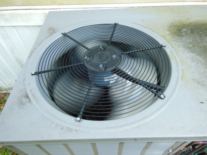 Condenser fan running as it should.