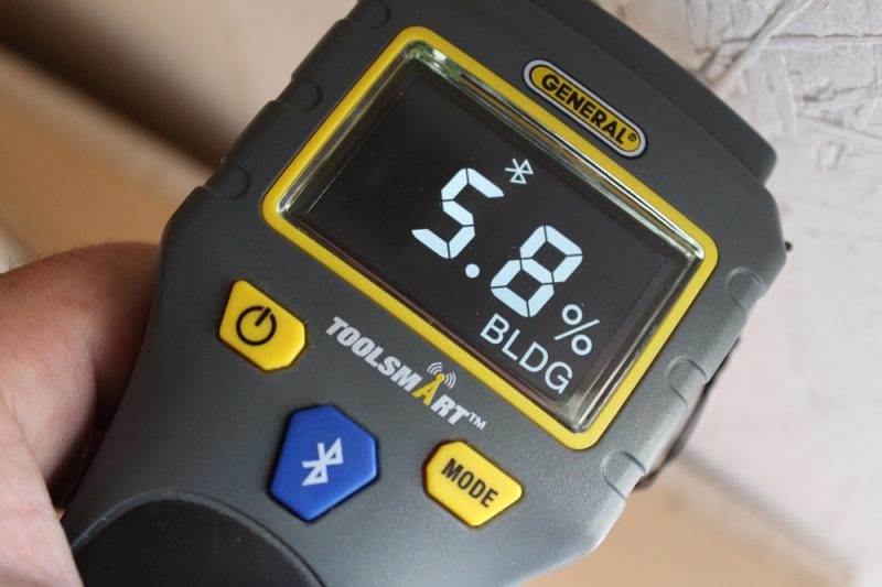 Beautiful, easy to read LCD display.