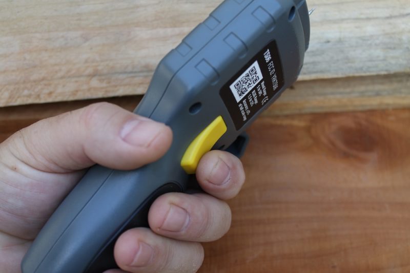 Trigger activated hold General TS06