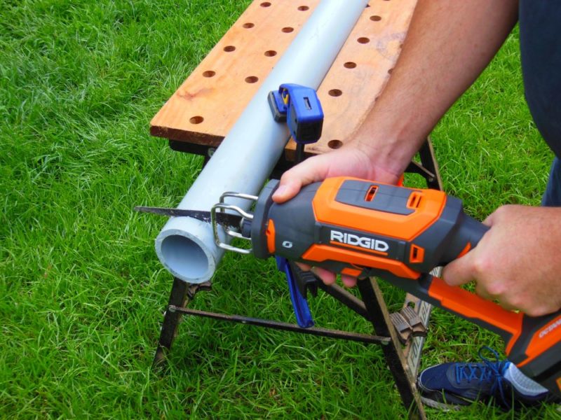 Using the R86448 with a two-handed grip.