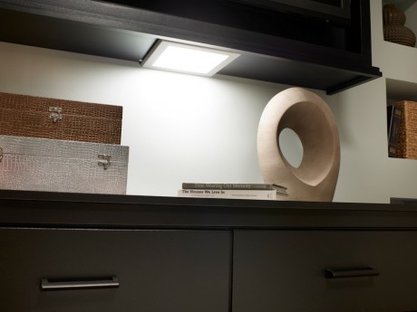 Excellent under-counter lights--with one caveat...
