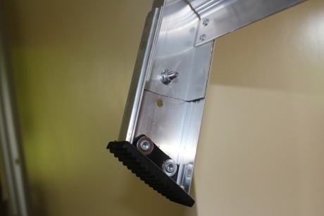 The foot gets attached with a bolt and lock-nut