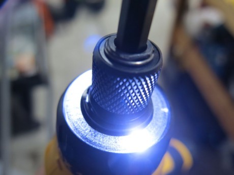 dewalt-gyroscopic-LED-bit