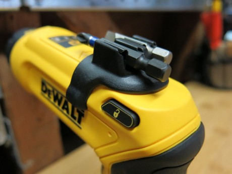 dewalt-onboard-clip