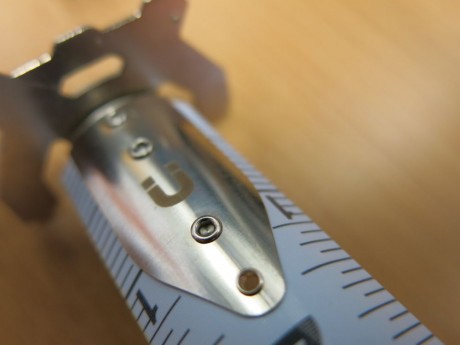 milwaukee-tape-measure-rivets