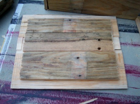 Three Pieces of Pallet Form the Lid