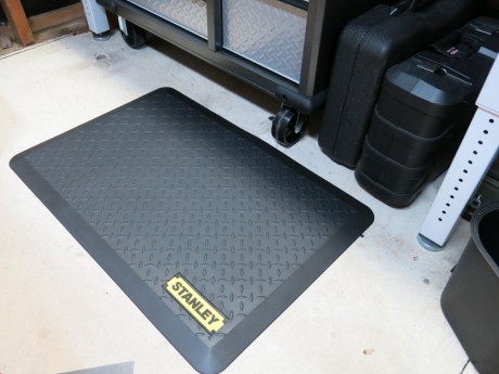 stanley-utility-mat-action