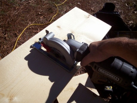 It even does dainty cuts without excessive tear-out.