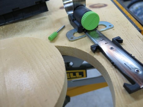 The circle cutting accessory makes cutting precise circles a delight