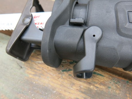milwaukee-m18-fuel-sawzall-adjusts