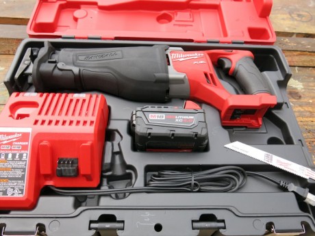 milwaukee-m18-fuel-sawzall-kit