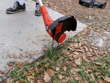Twist the handle and it turns into an edger