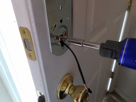 A mounting braket holds the locking mechanism in place from inside